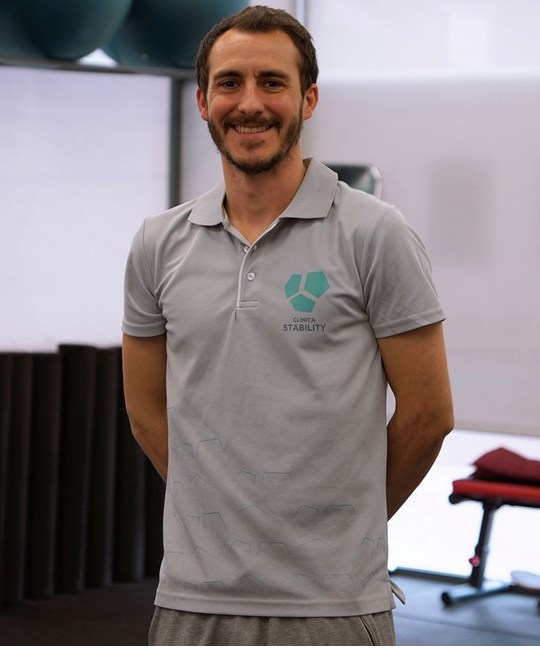 Tomás Coloma. Fisioterapeuta. Co-director de Clínica Stability Profesor de grado y post-grado universitario en Fisioterapia Ex fisioterapeuta del Levante UD, con una destacada trayectoria en el ámbito clínico y deportivo.